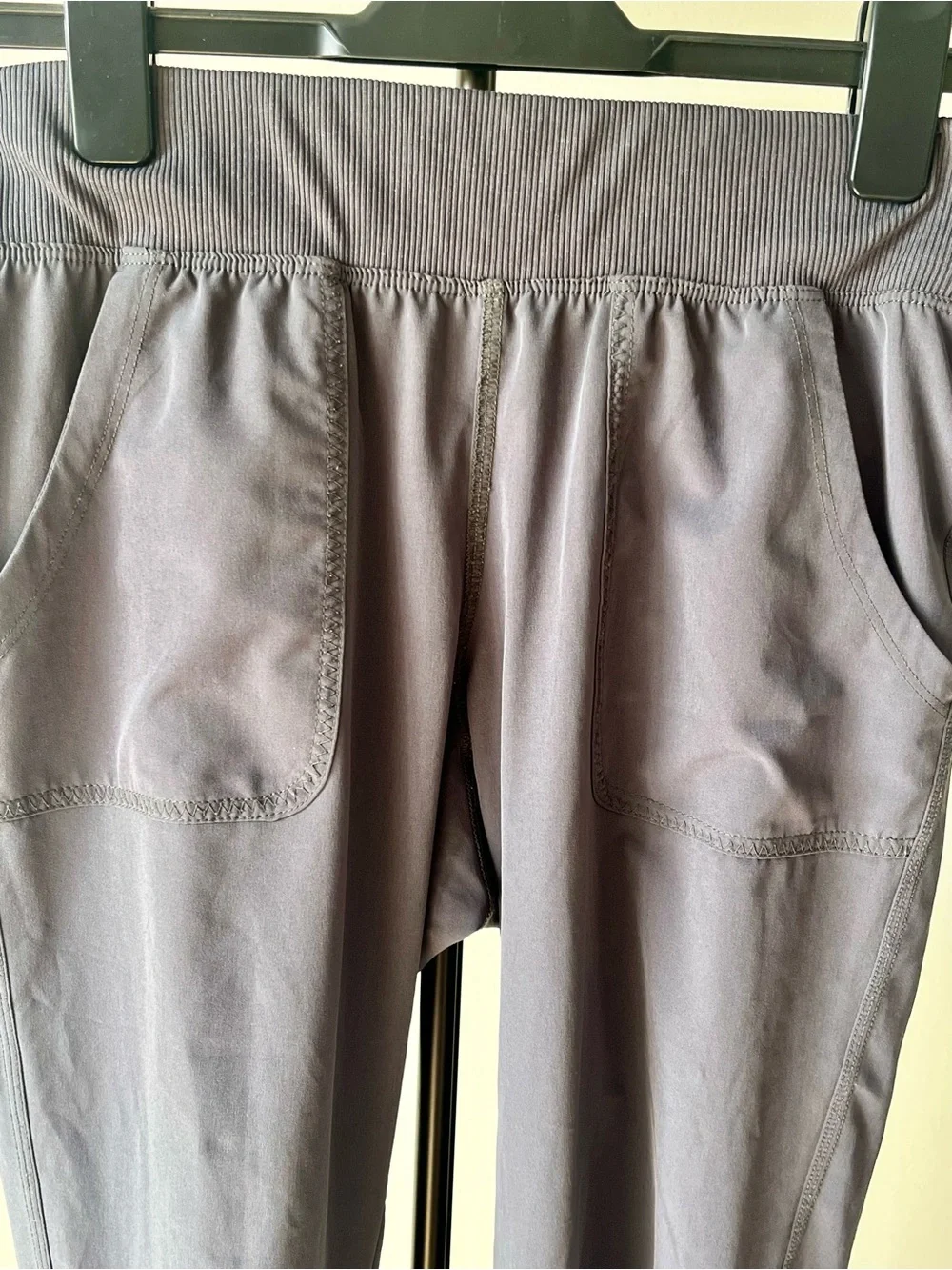 Calvin Klein Performance Quick-Dry Gray Elastic Waist Cropped Jogger Pants - Picture 3 of 14
